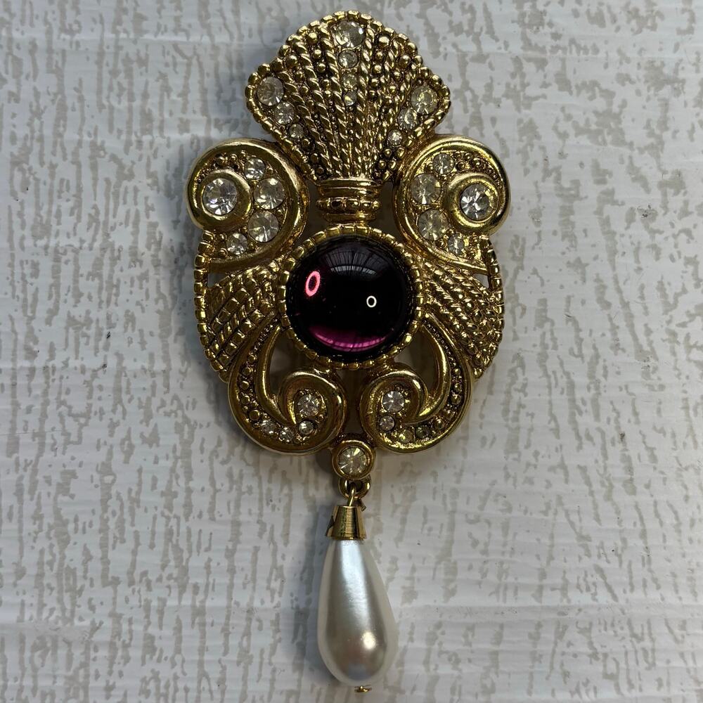 Vintage Jeff Lieb Gold Tone Brooch Faux Pearl Rhinestone Purple
